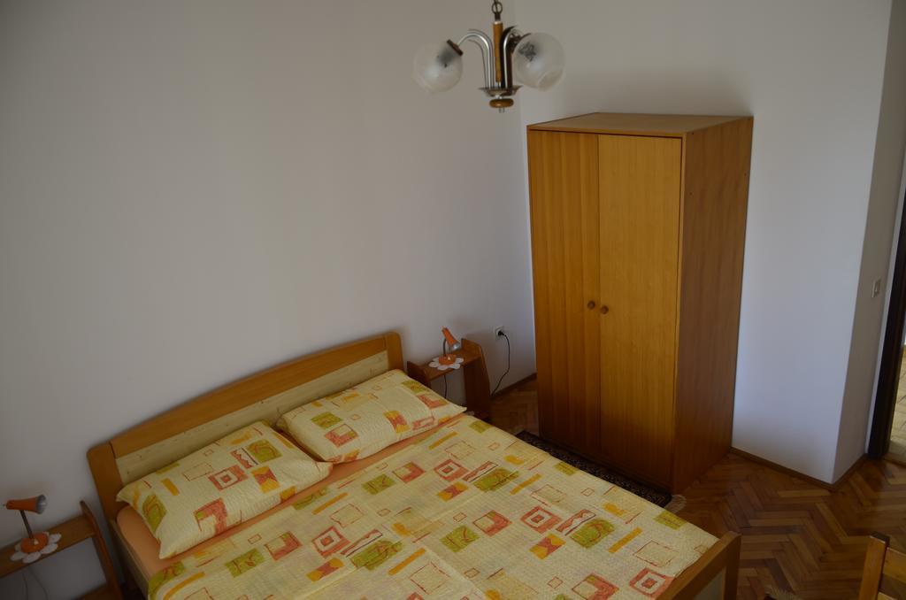 Apartment Anton Pinezići Exterior foto